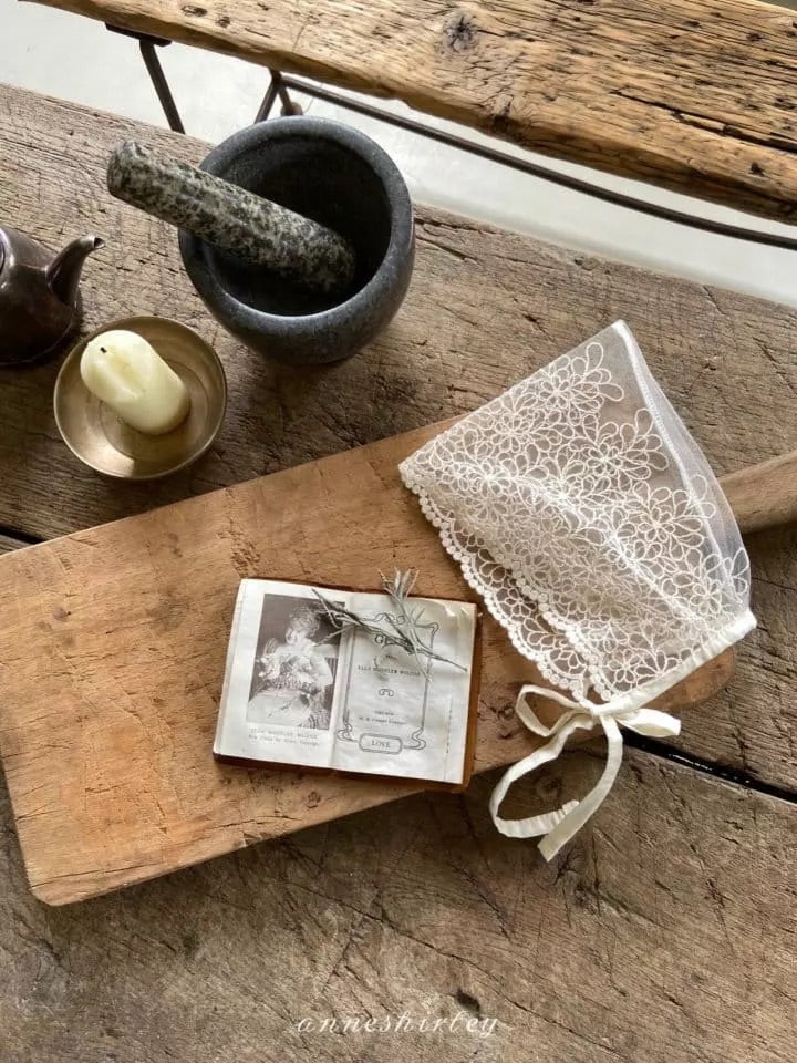 Lace Bonnet Bonnet AnneS