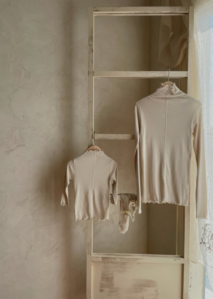 Rib Slim Turtleneck Tops Monbebe Light beige 2-3y