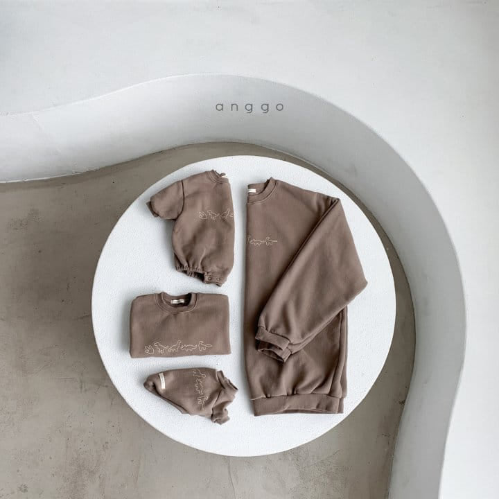 Mom Dino Sweatshirt - Brown Sweatshirts Anggo   