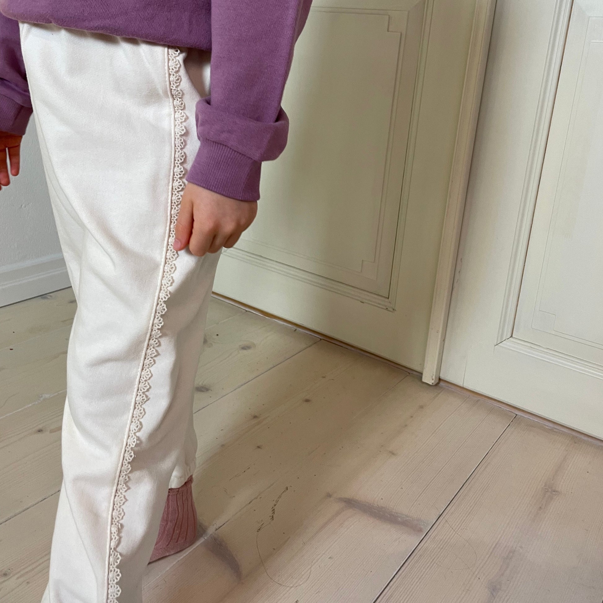 Bailey Pants - Cream Sweatpants FLO   